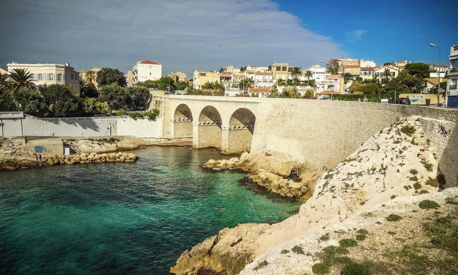 Photo Cabanon privatif les pieds dans l'eau